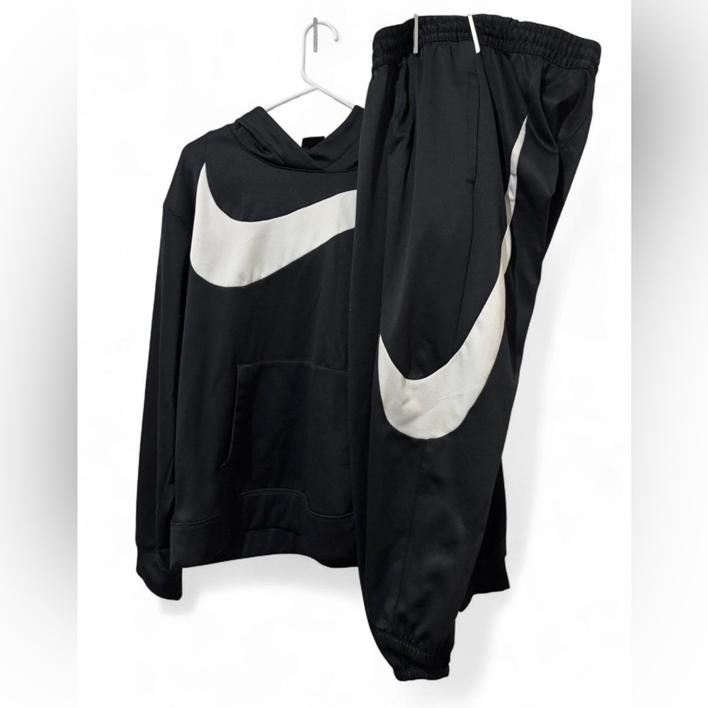 Nike Dri-Fit Tracksuit – Size M (Set)
